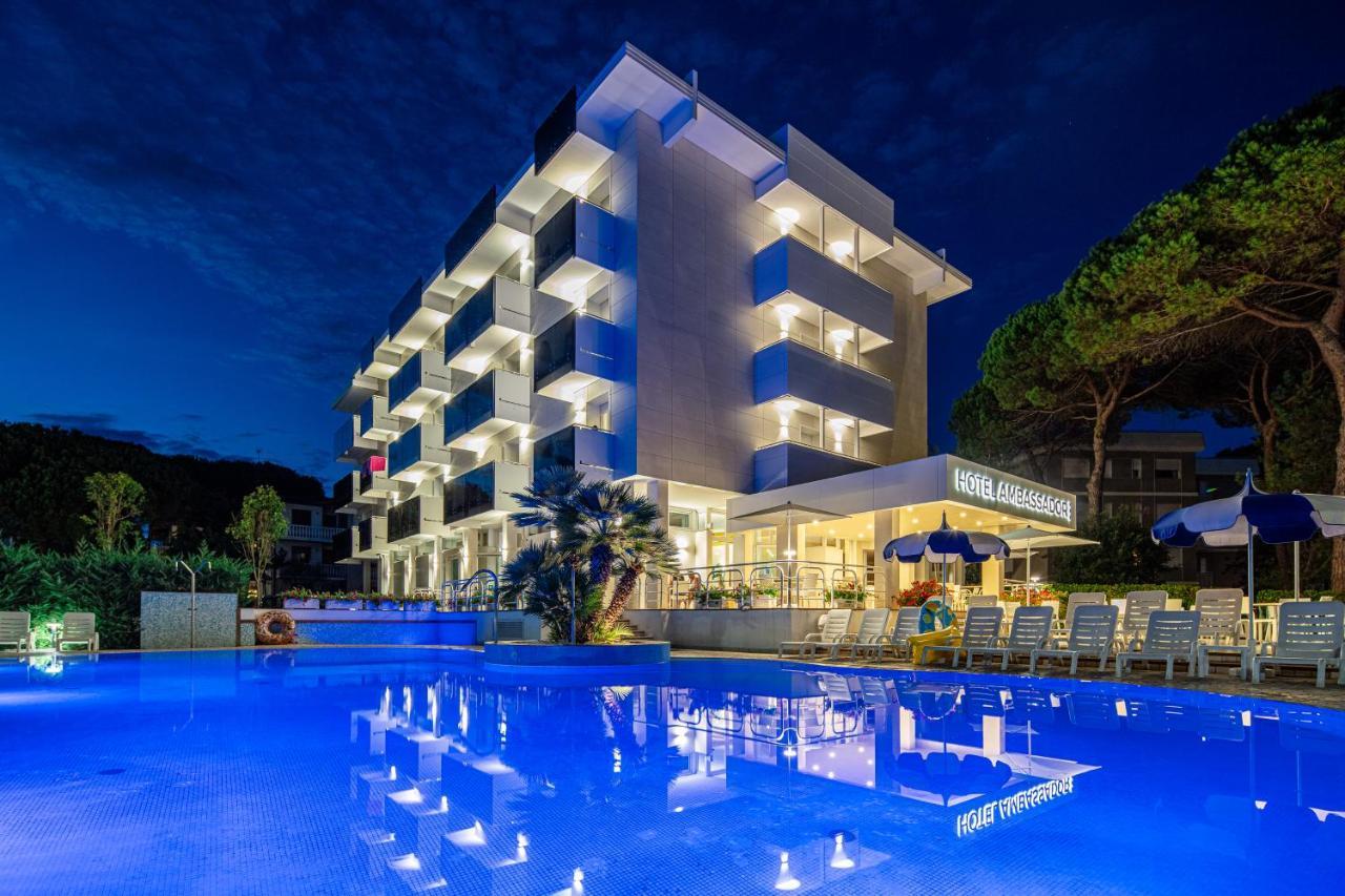 Hotel Ambassador Meuble Lignano Sabbiadoro Exterior foto